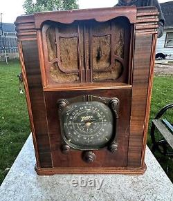 1932 Zenith Radio Used. Needs Repair. RARE