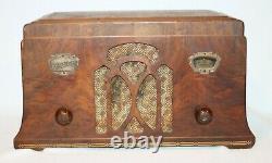 1933 Antique Zenith Model 705 Tube Radio in Very Good Working Condition