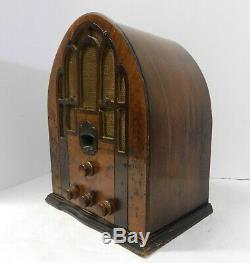 1934 Zenith Model 805 Tabletop Cathedral Radio