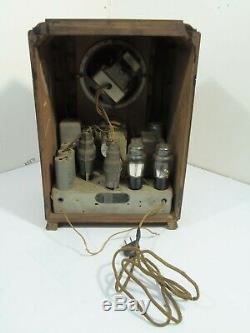 1935 Zenith Tombstone Tube Radio Model 807 All Original Working