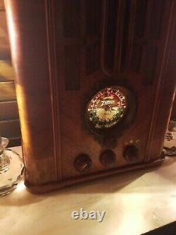 1936 Zenith Model 5-S-29 three band wood tube radio. Serviced and works well