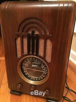 1937 Gorgeous Zenith Black Dial Tombstone Radio