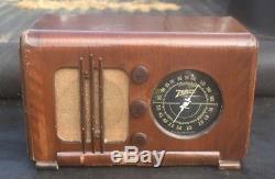 1937 Zenith 6-D-118 wood cabinet table radio very good condition