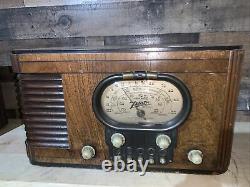 1938 ZENITH Tube Table Radio Model 5S320, In great condition
