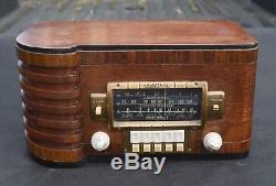 1940 Zenith 7-S-432 tabletop radio. Very good original condition. 7-tubes