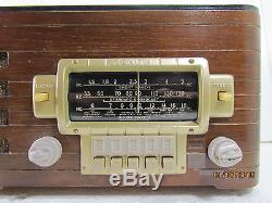 1940 Zenith ch-5678 Wood Tabletop Tube Radio Beautiful