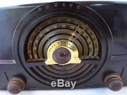 1940's ZENITH Tone Register Bakelite Tube Radio