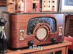 1940s CLASSIC ANTIQUE ZENITH BOOMERANG ART DECO WOOD TUBE RADIO 6D-620
