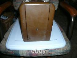 1940s Zenith 6G601L WaveMagnet Universal Model Portable AM Sailboat Tube Radio