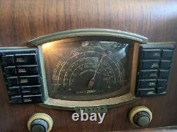 1940s Zenith Cabinet Radio