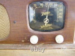 1941 ZENITH 6G501M UNIVERSAL PORTABLE TUBE RADIO with Wave Magnet 6A-19