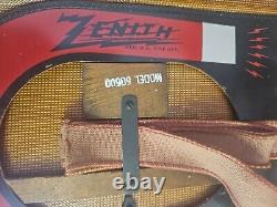 1941 ZENITH UNIVERSAL PORTABLE TUBE RADIO with Wave Magnet. Original Parts/Boxes