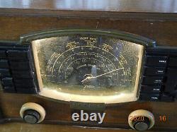 1941 Zenith 7S633 AM and Shortwave radio, playing well, from estate