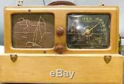 1941 Zenith Model 6G601M Portable Radio Wave Magnet Sailboat