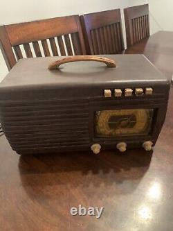 1941 Zenith Shortwave Radio, Model 6S511 Electric Works