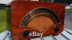 1946 Zenith 8H034 AM/Old FM/New FM. Very nice original in working condition