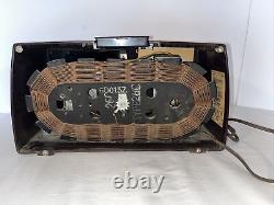 1946 Zenith Chassis 6C05 Consoltone Bakelite Deco Tube Radio