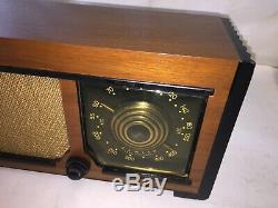 1946 Zenith Wood Art Deco Tube Dial Radio Made in USA Model 5D027 Z