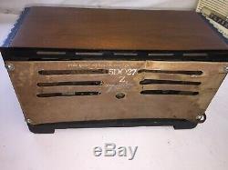 1946 Zenith Wood Art Deco Tube Dial Radio Made in USA Model 5D027 Z
