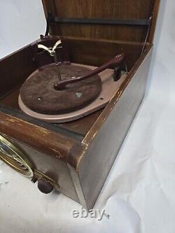 1947 ZENITH 6R886 6 Tube AM Radio Phonograph Wood Chassis 6E02 Restorative Deco