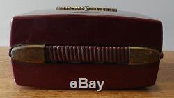 1948 Vintage Red Bakelite Zenette model 4G800Z tube radio working condition