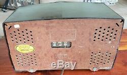 1948 ZENITH Table Top Model 7H820 AM-FM Tube Radio Working