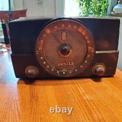 1950 Zenith Bakelite Tube Radio AM/FM G725 nice audio & tuner rare no handle