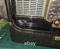 1950s Zenith Trans-Oceanic Wave Magnet Tube Radio Model L600