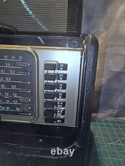 1950s Zenith Trans-Oceanic Wave Magnet Tube Radio Model L600