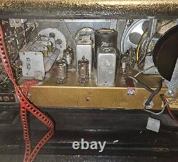 1950s Zenith Trans-Oceanic Wave Magnet Tube Radio Model L600