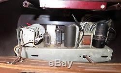 1951 Antique Zenith Consoltone racetrack bakelite tube radio H511 Works Perfect