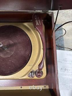 1951 Zenith H665R The Beacon Hill Phonograph/Radio