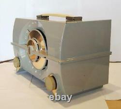 1952 Vintage ZENITH Vacuum Tube Radio R615G Working Product 332118cm volts 117