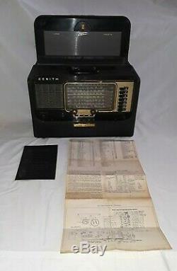 1954 Zenith Super De Luxe Trans-Oceanic portable Wave Magnet Radio, with manual