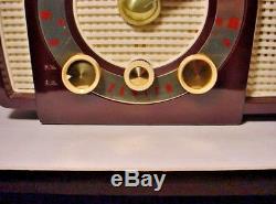 1955 ZENITHModel Y724AM/FMBakelite Tube Radio Restored & RefinishedNear Mint