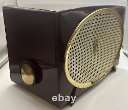 1955 ZENITH A513-R Burgundy Radio, 10½x6x7, Works