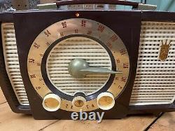 1956 Vintage Zenith Y724 AM-FM Working Radio Made in USA in Brown & White
