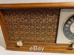 1959 Mid Century Zenith X323 AM AFC FM Tube Table Radio Maple Wood Works