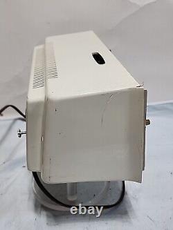1960s Zenith Snooz Alarm Clock White Tube Radio l624W Filter Magnet Antenna Work