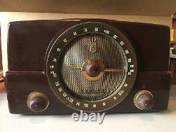 ANTIQUE BAKELITE 1950's ZENITH AM FM TUBE RADIO Model A825