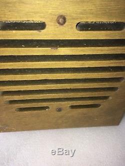 ANTIQUE, VINTAGE, DECO, COLLECTIBLE OLD TUBE RADIO ZENITH 5r216 Powers Up
