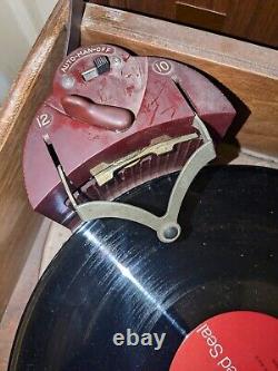 ANTIQUE ZENITH MODEL 6R886 Tube Radio Phonograph Works! Read Description