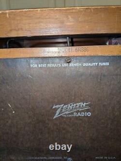 ANTIQUE ZENITH MODEL 6R886 Tube Radio Phonograph Works! Read Description