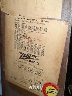 ANTIQUE ZENITH MODEL 6R886 Tube Radio Phonograph Works! Read Description