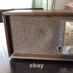 American-made ZENITH vacuum tube AM / FM radio, year unknown, vintage