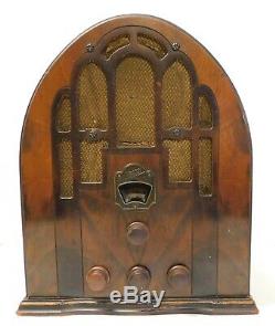 Antique 1934 Zenith Model 805 Cathedral Radio. Nice