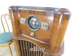 Antique 1937 Deco Console Tube Radio Black Dial Zenith Overseas Push Buttons