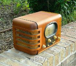Antique 1939 Zenith Radio Model 5S319 Plays
