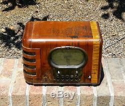 Antique 1939 Zenith Radio Model 5S319 Plays & Strong Cabinet