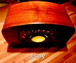 Antique Wood Radio Restored 1946 Zenith With BOSE Bluetooth speaker & Vase